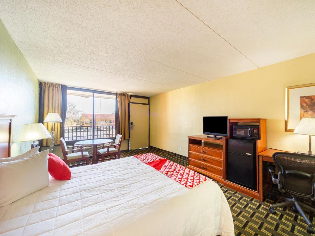 Budgetel And Suits Hotel 2*