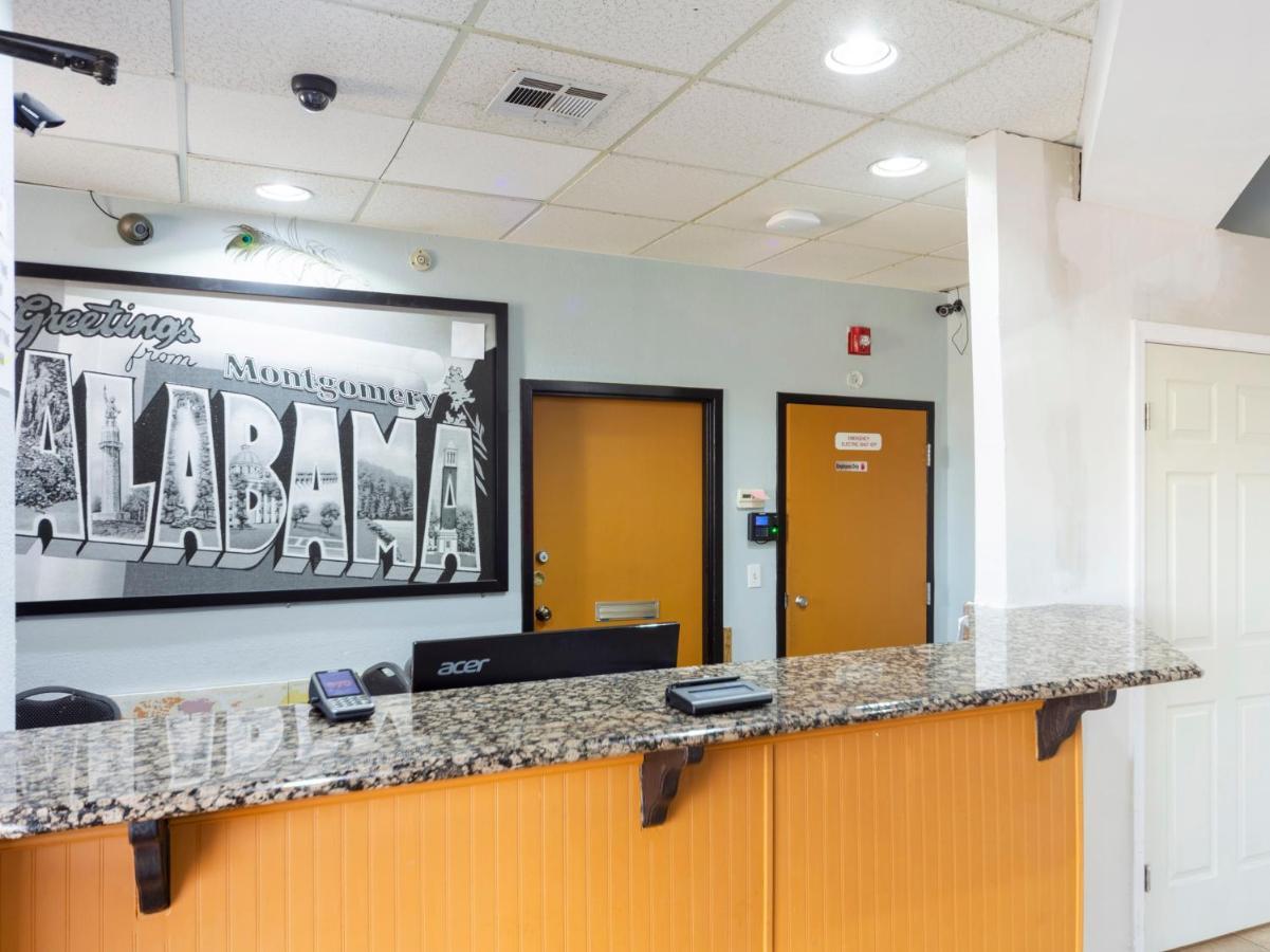 Hotel Budgetel And Suits Montgomery